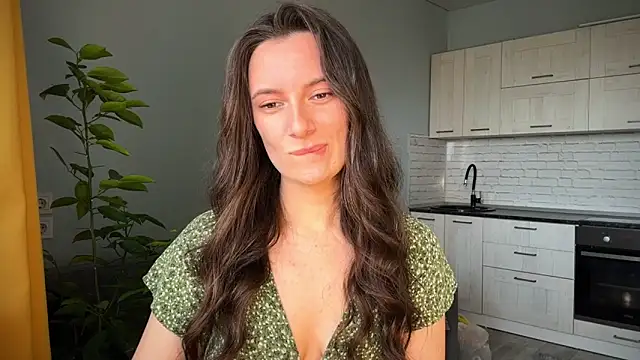 Luna Raee online show from 09-25-25, 07:01