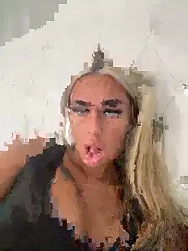 Snapshot of EllieMaeBaby chatting on 09-19-25, 12:06 EllieMaeBaby online show from 09-19-25, 12:06