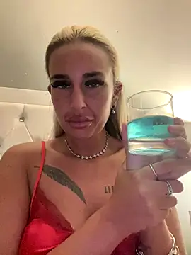 Snapshot of EllieMaeBaby chatting on 11-10-25, 09:14 EllieMaeBaby online show from 11-10-25, 09:14