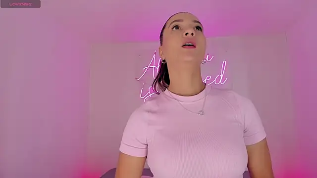 aleksandramiller  online show from 09-25-25, 12:42