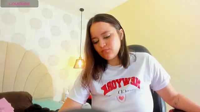 GIANAMILLER6 online show from 02-10-26, 12:09