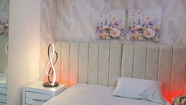 Snapshot of Tifany_boobsgb chatting on 11-27-25, 08:11 Tifany boobsgb online show from 11-27-25, 08:11