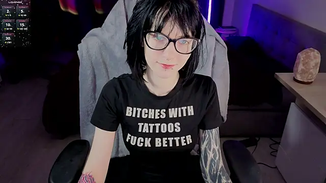 HazelTompson online show from 02-22-26, 03:43