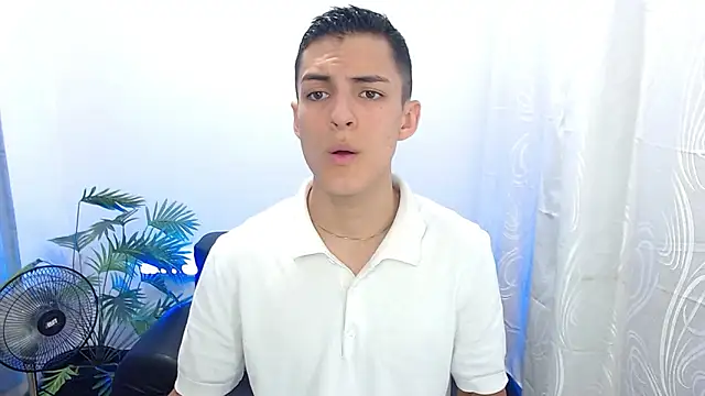 Snapshot of Matiius18 chatting on 09-16-25, 02:07 Matiius18 online show from 09-16-25, 02:07