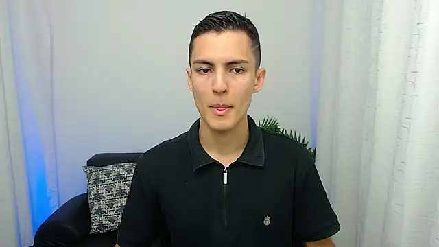 Snapshot of Matiius18 chatting on 11-11-25, 01:55 Matiius18 online show from 11-11-25, 01:55