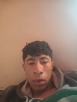 Snapshot of Rolito69 chatting on 09-13-25, 05:46 Rolito69 online show from 09-13-25, 05:46