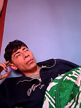 Snapshot of Rolito69 chatting on 11-03-25, 05:25 Rolito69 online show from 11-03-25, 05:25