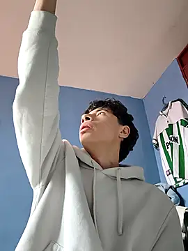 Snapshot of Rolito69 chatting on 02-15-26, 09:11 Rolito69 online show from 02-15-26, 09:11