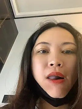 Snapshot of zhizhinaigai chatting on 06-05-26, 03:35 zhizhinaigai online show from 06-05-26, 03:35