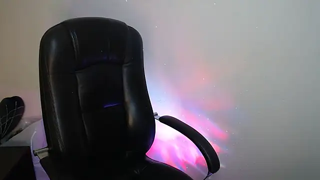BonnieX  online show from 05-27-26, 12:57