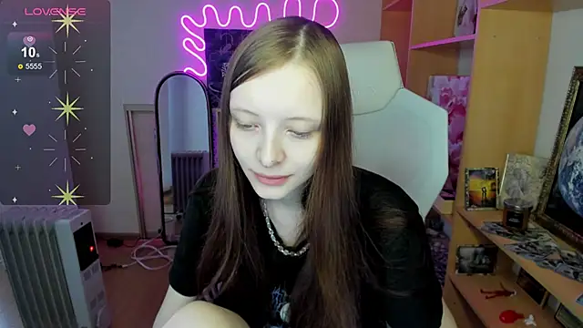 AliceHaris online show from 11-22-25, 03:27