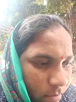 Snapshot of Radha_hotx chatting on 10-26-25, 07:47 Radha hotx online show from 10-26-25, 07:47