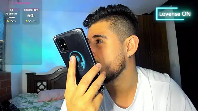 Snapshot of ryan_evanss chatting on 10-14-25, 11:05 ryan evanss online show from 10-14-25, 11:05