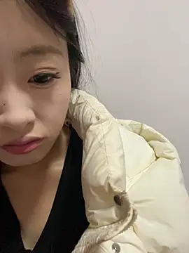 Snapshot of MengMeng0515 chatting on 11-21-25, 11:20 MengMeng0515 online show from 11-21-25, 11:20