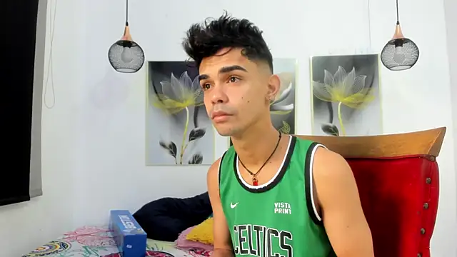 Violet Dream2 online show from 04-18-26, 02:43