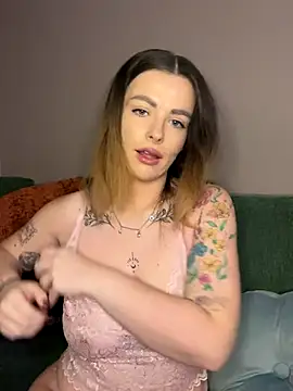 Snapshot of PiperPassionX chatting on 12-03-25, 09:35 PiperPassionX online show from 12-03-25, 09:35