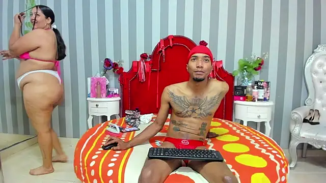 Snapshot of CaroyAndy chatting on 05-03-26, 12:44 CaroyAndy online show from 05-03-26, 12:44