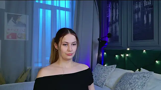 Sofii Ly online show from 11-17-25, 06:19