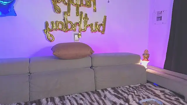 Snapshot of chloe_ember chatting on 11-29-25, 10:40 chloe ember online show from 11-29-25, 10:40