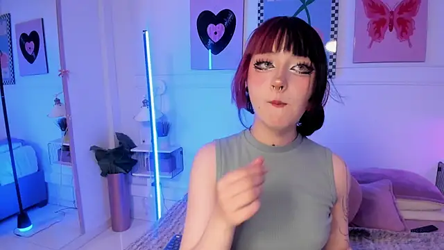 Snapshot of Zoe_Lynch_ chatting on 07-16-26, 12:00 Zoe Lynch online show from 07-16-26, 12:00