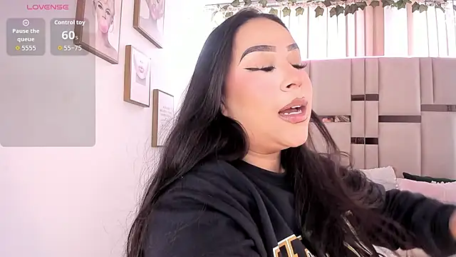 Zoey thompson online show from 11-06-25, 07:48