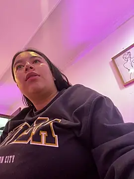 Zoey thompson online show from 04-21-26, 07:28