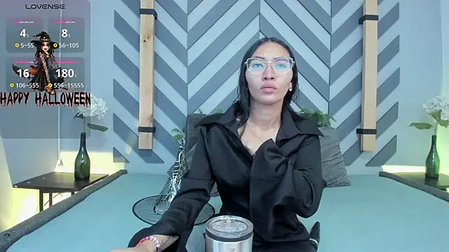 lucyy liiuu online show from 10-30-25, 01:34