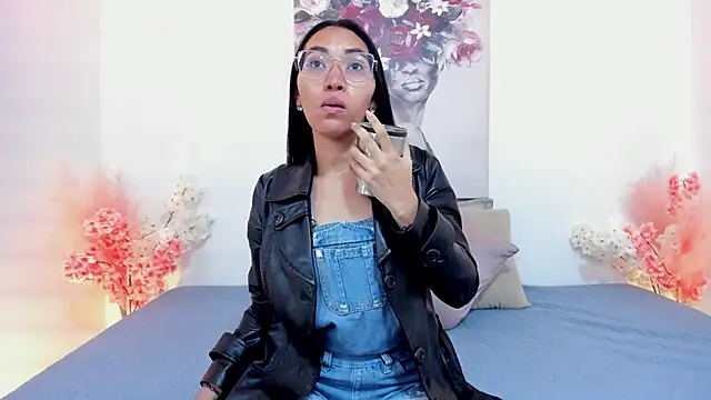 lucyy liiuu online show from 11-01-25, 01:02