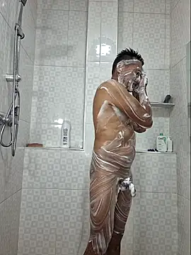 Snapshot of Franz-19 chatting on 12-18-25, 04:07 Franz-19 online show from 12-18-25, 04:07