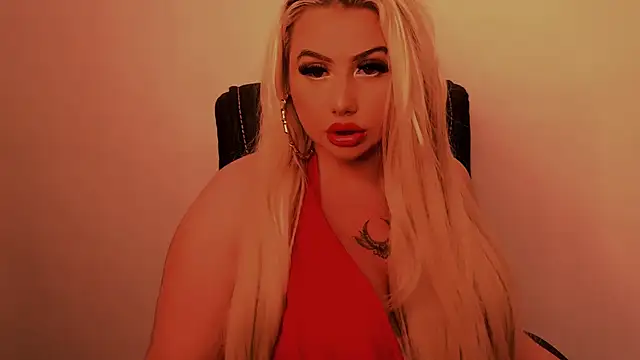 Snapshot of TiaDoll chatting on 07-09-26, 05:44 TiaDoll online show from 07-09-26, 05:44