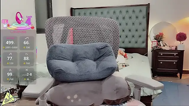 lulu404 online show from 12-15-25, 02:43