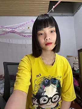 Snapshot of andymi1 chatting on 05-20-26, 01:45 andymi1 online show from 05-20-26, 01:45