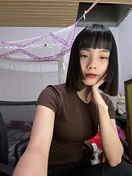 Snapshot of andymi1 chatting on 05-24-26, 02:05 andymi1 online show from 05-24-26, 02:05