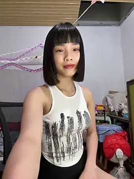 Snapshot of andymi1 chatting on 05-28-26, 02:03 andymi1 online show from 05-28-26, 02:03