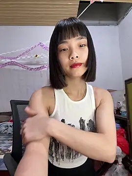 Snapshot of andymi1 chatting on 05-29-26, 02:09 andymi1 online show from 05-29-26, 02:09