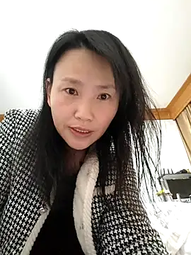 Snapshot of Haili-1 chatting on 02-21-26, 03:35 Haili-1 online show from 02-21-26, 03:35