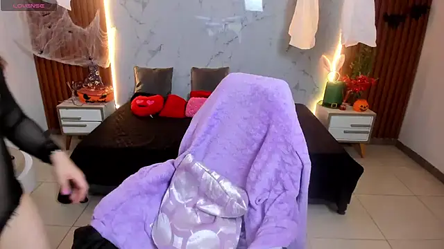 Snapshot of shasha_bloom chatting on 10-30-25, 07:58 shasha bloom online show from 10-30-25, 07:58