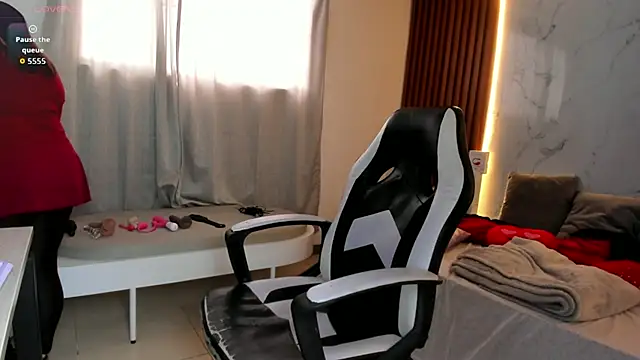 Snapshot of shasha_bloom chatting on 11-19-25, 07:36 shasha bloom online show from 11-19-25, 07:36