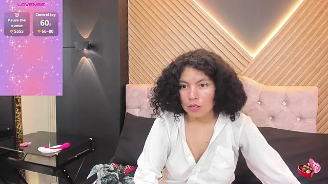 Snapshot of angelita_martins chatting on 11-25-25, 08:09 angelita martins online show from 11-25-25, 08:09