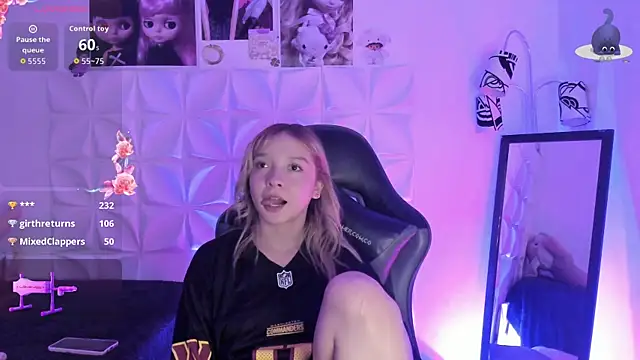 JuliethMoss online show from 10-26-25, 08:42