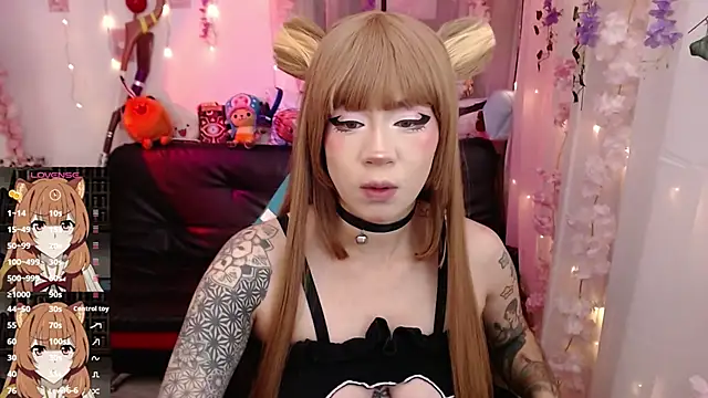 jadedelux  online show from 10-15-25, 02:39