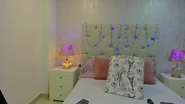 Pamelamiler   online show from 09-16-25, 12:17