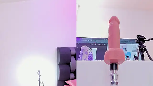 maily zanss online show from 04-24-26, 08:00