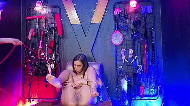 Eliz bdsm online show from 02-04-26, 01:22