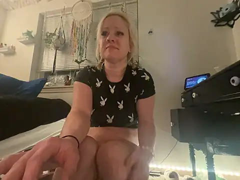 Snapshot of prettylilandrea chatting on 03-26-26, 07:36 prettylilandrea online show from 03-26-26, 07:36