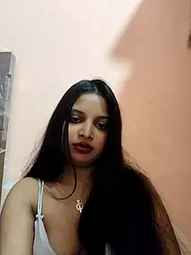 Snapshot of Maahhii_2 chatting on 12-21-25, 07:10 Maahhii 2 online show from 12-21-25, 07:10