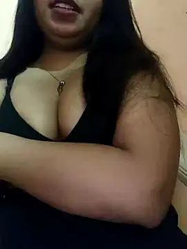 Snapshot of Maahhii_2 chatting on 01-13-26, 07:30 Maahhii 2 online show from 01-13-26, 07:30