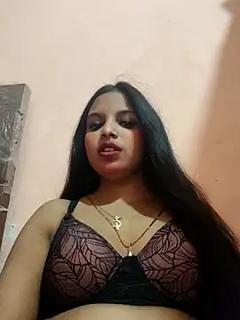 Snapshot of Maahhii_2 chatting on 02-18-26, 06:37 Maahhii 2 online show from 02-18-26, 06:37