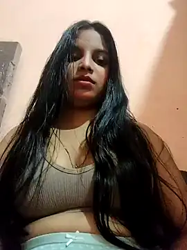 Snapshot of Maahhii_2 chatting on 02-23-26, 07:00 Maahhii 2 online show from 02-23-26, 07:00