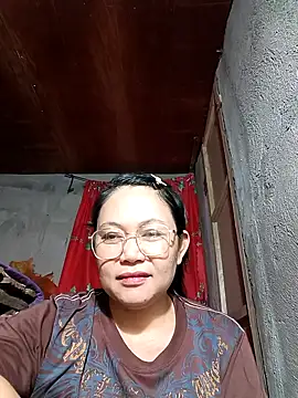 Everleigh mom online show from 10-29-25, 11:12